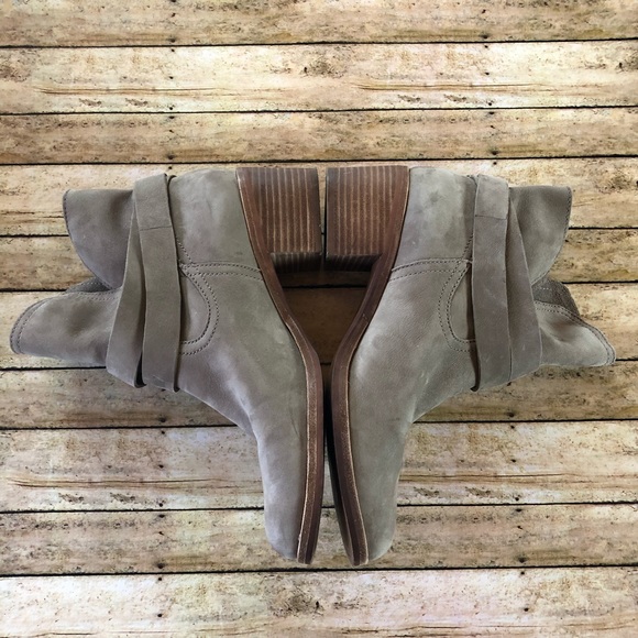 UGG Elora Boot - Picture 4 of 8